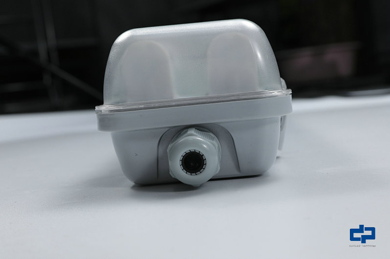 Tunnel LED lighting fixtures comled